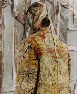 Discover the Autumn Winter 2027–2028 Fashion Trend: a deep human shift from craft to essential material intelligence shaping the Future of Fashion and design culture.