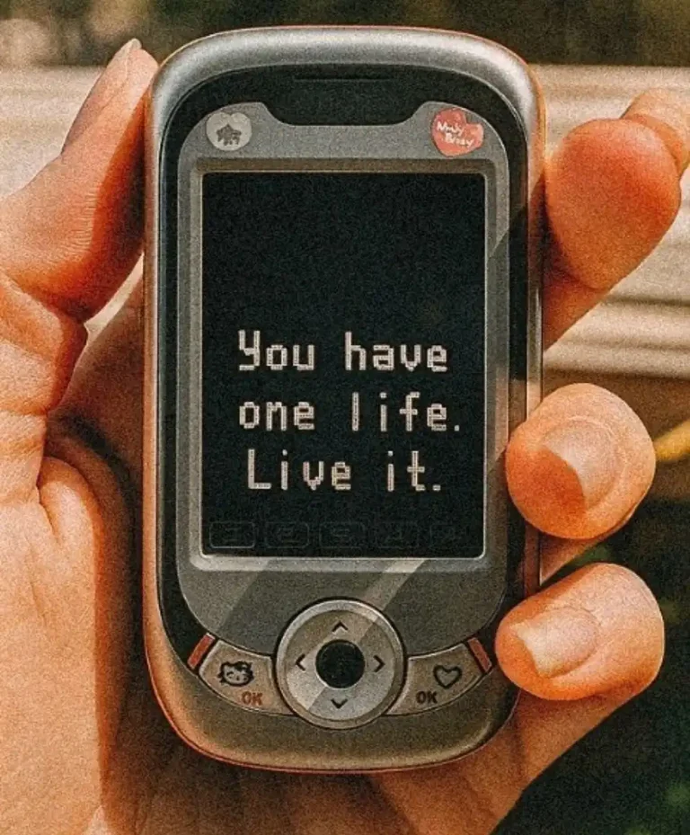 Handheld minimalist device displaying “You have one life. Live it.” symbolizing Digital Detox 2026 lifestyle trend and reduced social media use